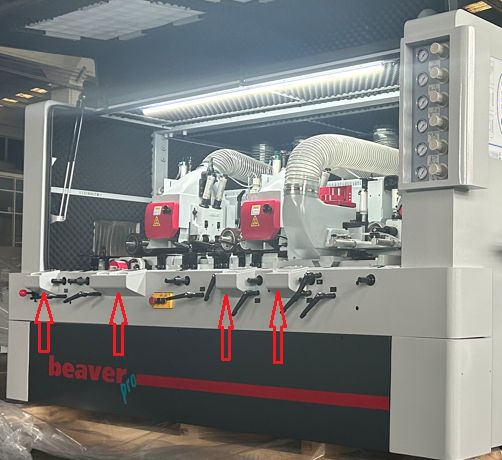 Beaver 523 Pro  Электронная индикация радиальной регулировки шпинделей  Раздельные, отдельно для каждого шпинделя, дисплеи с электронной индикацией радиальной регулировки 2, 3, 4 и 5-го шпинделей  Необходимый режим регулировки/настройки вводится к...